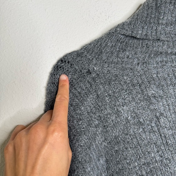 Target Wild Fable Cowl Neck Bell Sleeve Cropped Sweater Gray Size Large - Picture 11 of 12